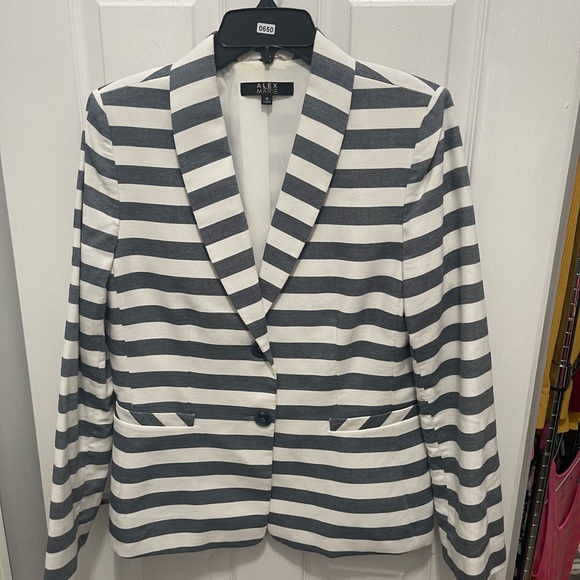 Alex Marie Jackets & Blazers - Alex Marie Blazer striped, gray, and white size 8